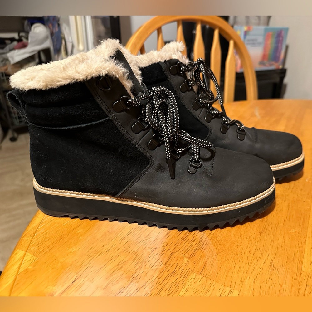 TOMS Mojave ankle boots